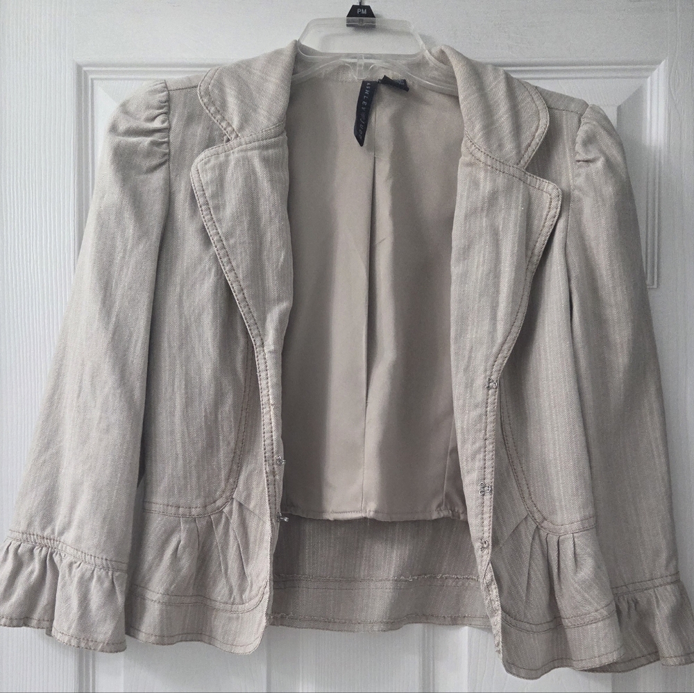 Ashley Judd Light Beige Ruffle Blazer